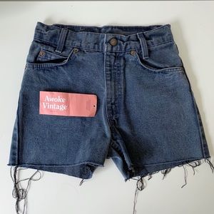 Vintage Levi’s high waisted denim shorts